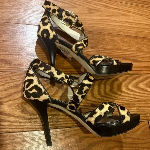 Michael Kors Evie Leopard Heels 6.5 Fur Calf Hair Platform Stiletto 4.25” Y2K - Picture 2 of 6
